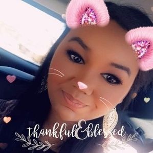 Meet your Posher, Kylee nacole